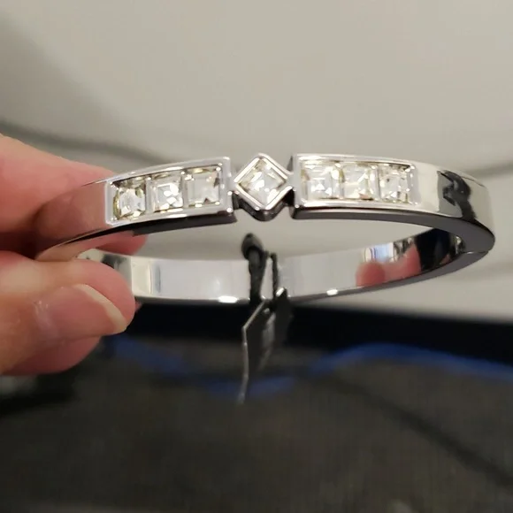 NWT WHBM Silver Rhinestone Bangle Bracelet - Picture 5 of 7